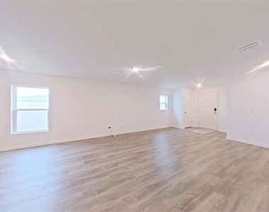 1234 Chester Avenue - Photo Thumbnail 2