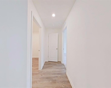 1234 Chester Avenue - Photo Thumbnail 8