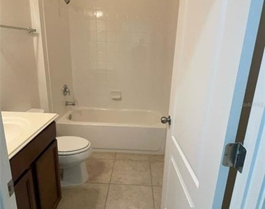 8128 Jailene Drive - Photo Thumbnail 10