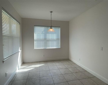 8128 Jailene Drive - Photo Thumbnail 2