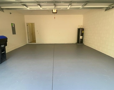 8128 Jailene Drive - Photo Thumbnail 5