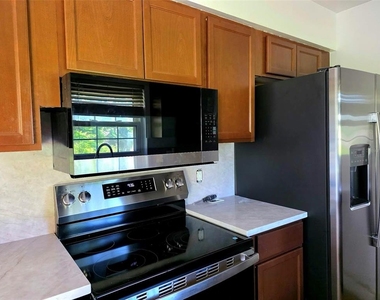 564 Notre Dame Drive - Photo Thumbnail 7