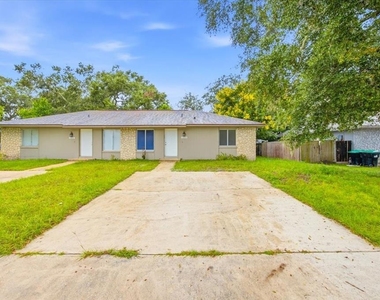 12216 Eastcove Drive - Photo Thumbnail 2