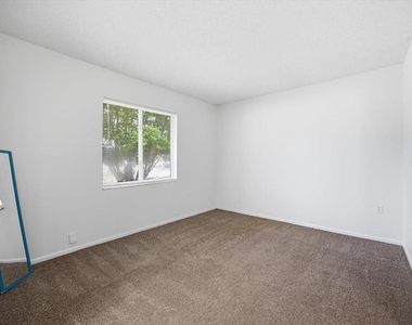 12216 Eastcove Drive - Photo Thumbnail 7