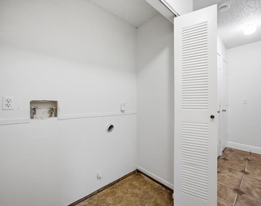 12216 Eastcove Drive - Photo Thumbnail 11