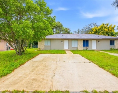12214 Eastcove Drive - Photo Thumbnail 2