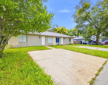 12214 Eastcove Drive - Photo Thumbnail 15