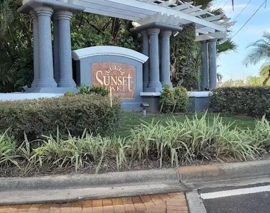 4364 S Kirkman Road - Photo Thumbnail 14