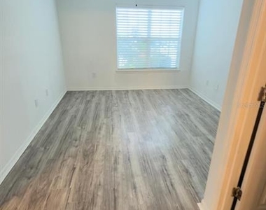 4364 S Kirkman Road - Photo Thumbnail 9
