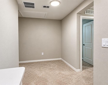 13706 Beckman Drive - Photo Thumbnail 27