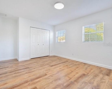 3800 Bobolink Lane - Photo Thumbnail 9