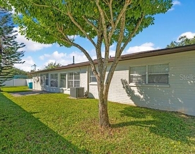 3800 Bobolink Lane - Photo Thumbnail 18