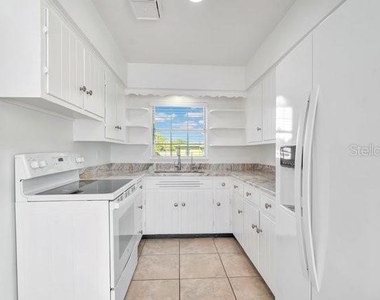3800 Bobolink Lane - Photo Thumbnail 5