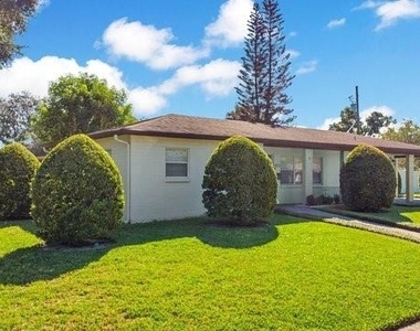 3800 Bobolink Lane - Photo Thumbnail 24