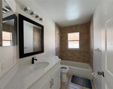 6739 Forsyth Oak Court - Photo Thumbnail 10