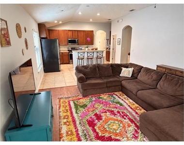 4922 Nw 81 Avenue - Photo Thumbnail 2
