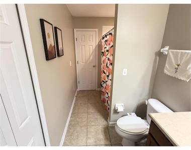 4922 Nw 81 Avenue - Photo Thumbnail 4