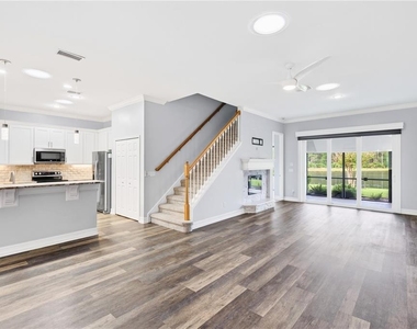 1118 Hansberry Court - Photo Thumbnail 6