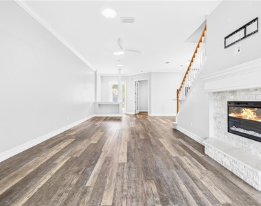 1118 Hansberry Court - Photo Thumbnail 15