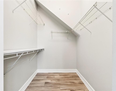1118 Hansberry Court - Photo Thumbnail 19