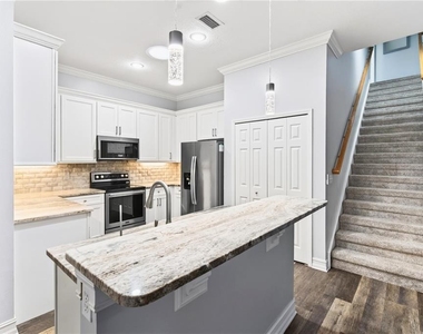 1118 Hansberry Court - Photo Thumbnail 8