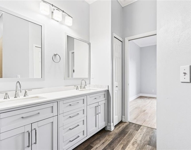 1118 Hansberry Court - Photo Thumbnail 21