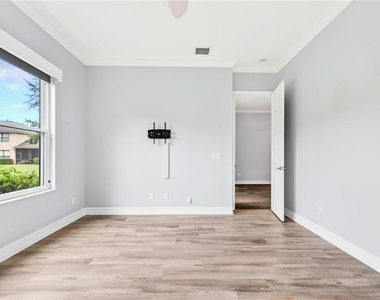 1118 Hansberry Court - Photo Thumbnail 18