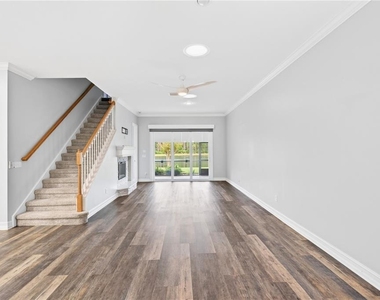 1118 Hansberry Court - Photo Thumbnail 5