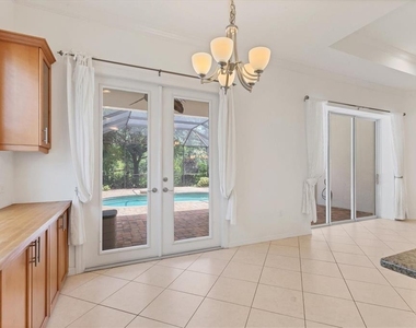 7236 Lismore Court - Photo Thumbnail 10