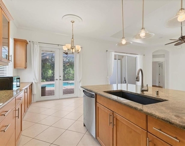 7236 Lismore Court - Photo Thumbnail 9