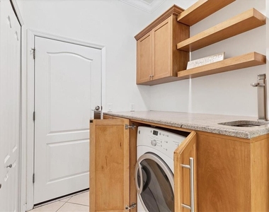 7236 Lismore Court - Photo Thumbnail 18