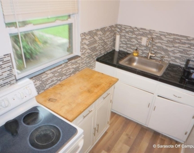 946 40th Street - Photo Thumbnail 4