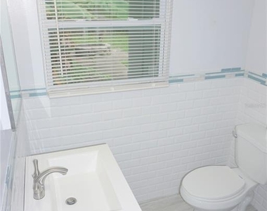 946 40th Street - Photo Thumbnail 19
