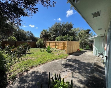 946 40th Street - Photo Thumbnail 22