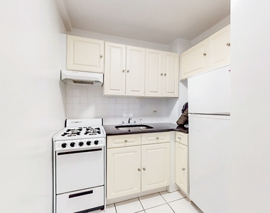 160 East 55th Street - Photo Thumbnail 6