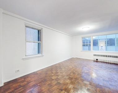 160 East 55th Street - Photo Thumbnail 1