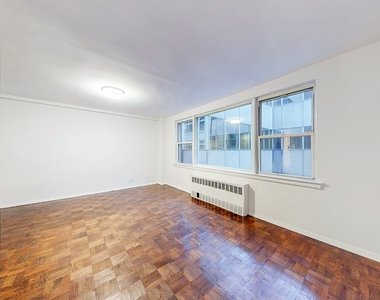 160 East 55th Street - Photo Thumbnail 2