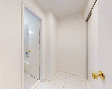 160 East 55th Street - Photo Thumbnail 5