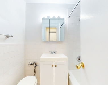 160 East 55th Street - Photo Thumbnail 7