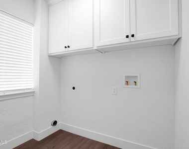 611 Mesita Drive - Photo Thumbnail 17