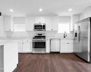 611 Mesita Drive - Photo Thumbnail 9