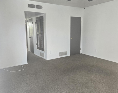 11209 Campestre Lane - Photo Thumbnail 4