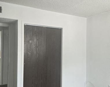 11209 Campestre Lane - Photo Thumbnail 6