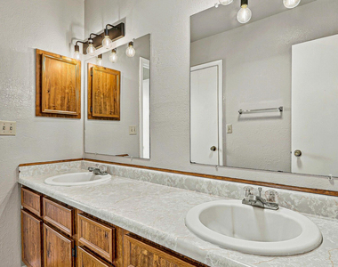 11108 Vista Lago Place - Photo Thumbnail 9