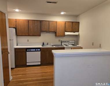 1118 Main Street - Photo Thumbnail 5