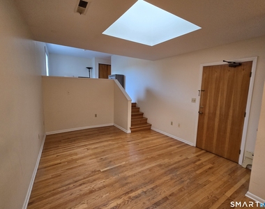 1118 Main Street - Photo Thumbnail 4