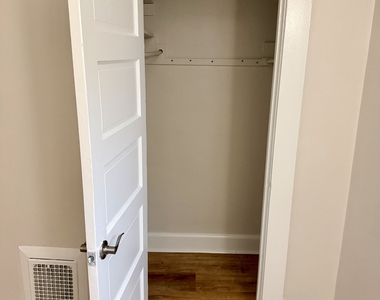 140 Greenwood Street - Photo Thumbnail 18