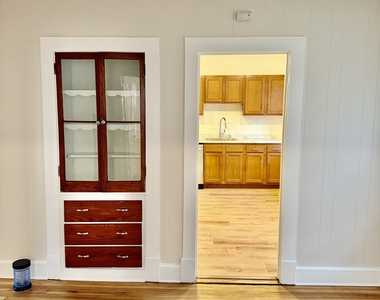 140 Greenwood Street - Photo Thumbnail 7