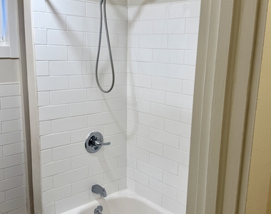 140 Greenwood Street - Photo Thumbnail 27