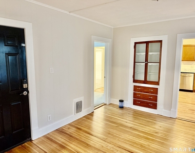 140 Greenwood Street - Photo Thumbnail 6